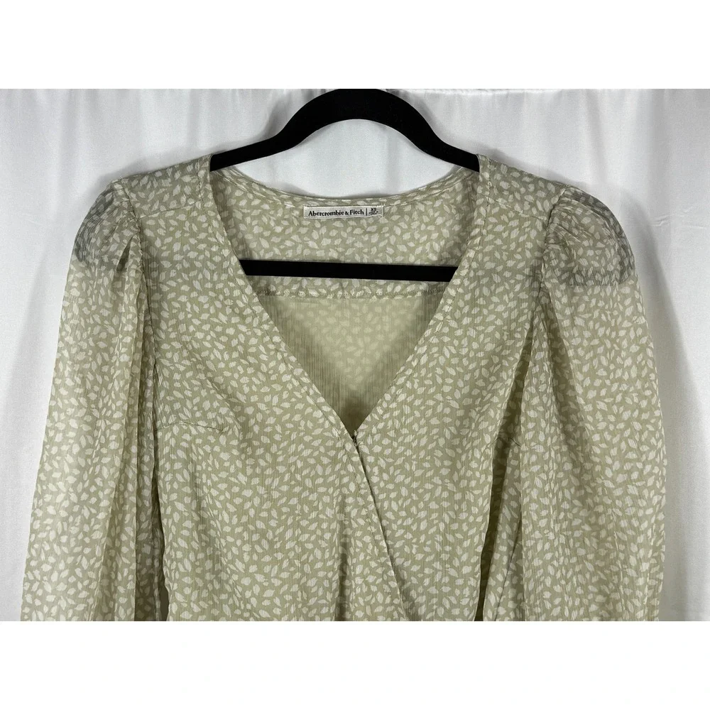 Abercrombie & Fitch Women XS‎ Sage Green Print Cross Over Puff Sleeve Blouse Top